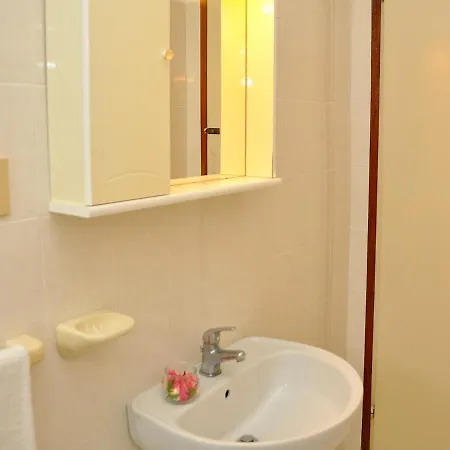 Welcoming Family Flat Near Thermae *