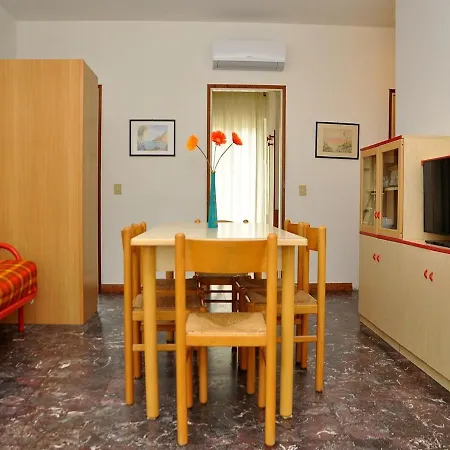 Delightful Flat For 8 Guests In - Beahost * Bibione